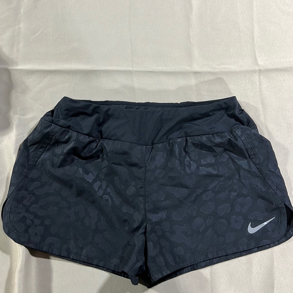 Nike womens dri-fit black cheetah shorts size medium